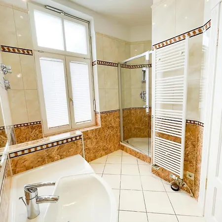Luxus-fewo In Bestlage: Wohnungseigene Sauna, Zwei Baeder, Grosszuegige Terrasse, Lift, Tiefgaragenstellplatz Casa vacanze Heringsdorf (Usedom)