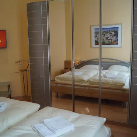 Luxus-fewo In Bestlage: Wohnungseigene Sauna, Zwei Baeder, Grosszuegige Terrasse, Lift, Tiefgaragenstellplatz